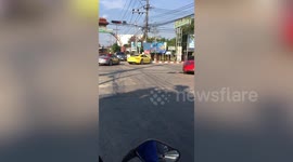 Convoy of 32 Porsches block traffic so they can jump red light
