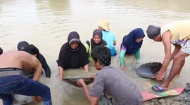 Imothers who be gold miners