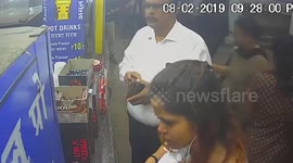 Thief stealing mobile from man inside Mumbai's Churchgate station caught on camera