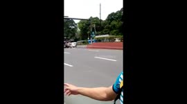 Wrong turn of ten wheeler truck