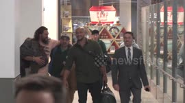 jason momoa aquaman with tony its all about girl scout cookies