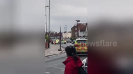 Armed police in Croydon respond to reports of a man with firearm 'threatening to kill people'
