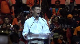 Thai election hopeful gives last rousing rally before voting starts on Sunday