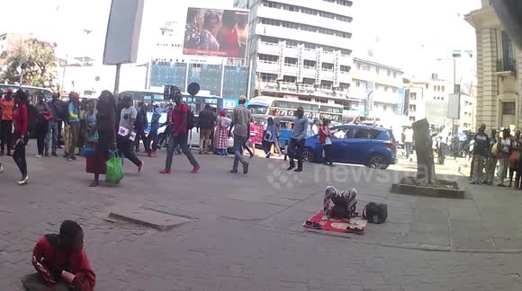 Kenyan girl wows crowd with her incredible contortion skills