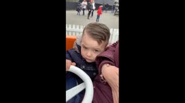 everyo e loves the tea cups