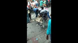 Rush to grab illegal booze in Indian 'dry' state before cops show up