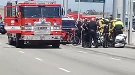 2 LAX motorcycle cops hurt on a oil spill