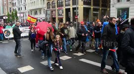 The right manifests itself with the Police and Civil Guard for the equalization of the workers' salary