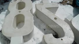 ingenious Inuit Cleaning Method using Snow