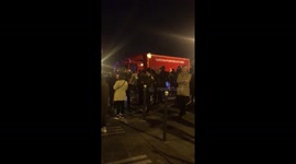 Incendie de Notre Dame : Parisiens applaudissant les pompiers
