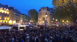 Notre Dame Burning - People Singing