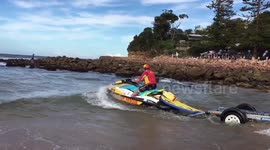 South Korean teenagers almost drown at Australian Beach