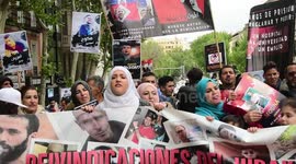 The community of Moroccans in Madrid, Spain and activists of the rif demand the freedom of their political prisoners in a protest prohibited by Morocco