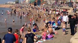 Thousands of Brits flock to Blackpool for scorching Easter Sunday