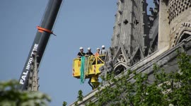 Day 7 after the fire of the cathedral Notre-Dame de Paris. Alpinists securise the 