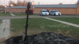 Unknowns set fire to the grave of singer Yevgeny Osin at the Troekurovsky cemetery in Moscow.