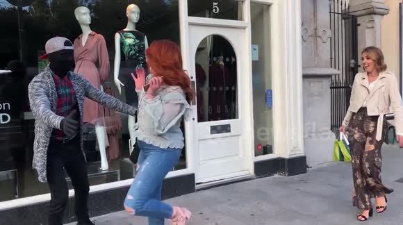People in Dublin hilariously spooked by 'fake mannequin' prank