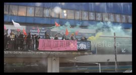 love the elephant hate developers