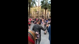 Liverpool fans confronting the Spanish police in Barça ahead of the UCL fixture