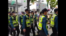 Seoul police May 4th anti referendum government protests