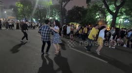 Dance on the walking street, The perfect combination of Couples meeting for the first time