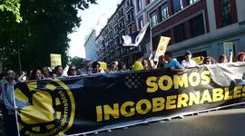The ingobernable squatted space and social movement demonstrates against the government of Madrid two week before elections