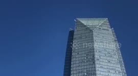 Horrifying moment skyscraper window washers almost plummet to their death in Oklahoma City