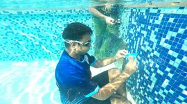 Mumbai man sets world record for solving puzzles while holding breath underwater