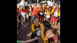 Boyfriend proposes during black Nazarene Festival in front of hundreds of people, Philippines