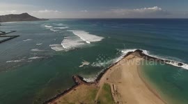Summer South Swell Ala Moana Beach Park / Magic Island O'ahu, Hawai'i