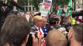 Lookalike Donald trump gives a interview