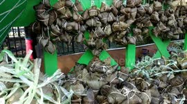 the collaboration of 10,000 ethnic Chinese food festivals and traditional Minangkabau tribal meals is recorded as a MURI record