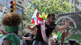 Ricky Martin swarmed by paparazzi after Puerto Rican Day Parade in New York