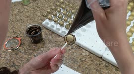 Self-taught US baker creates hypnotizing swirls on cake pops