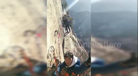Daredevil tourists walk along 2000-metre-high cliffside path on China’s Mount Hua