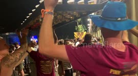 Two lads order FORTY PINTS OF BEER at rock festival and carry it off