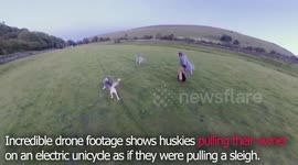 Stunning 360° video footage shows huskies pulling owners through open fields in Yorkshire Dales