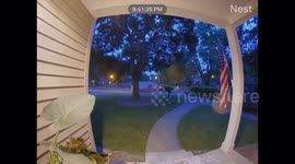 Car seen dragging food trailer without wheels through US neighbourhood