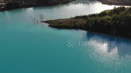 MUTE VERSION: Instagram influencers flock to 'unsafe' bright blue lake in Siberia