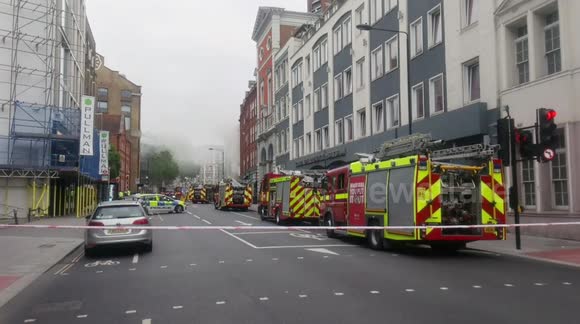 Eight fire engines attend blaze in London's Farringdon