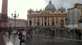 Papists Brave Wet Weather In St Peter's Square