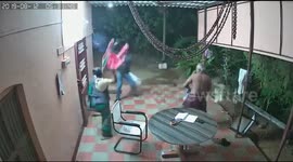 Brave elderly couple fight off machete-wielding robbers in India