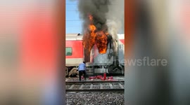 Passengers safe as Fire breaks out in Indian Train in Northern India.