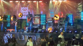 阿里巴巴20周年年会  马云组乐队演绎怒放的生命