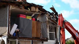 UK residents horrified after house collapses as builders work on property next door