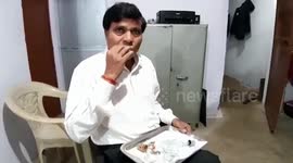 Indian man addicted to eating broken glass for 45 years urges others not to follow his diet