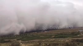 Huge sandstorm engulfs town in China's Inner Mongolia