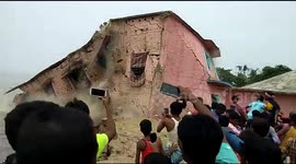 Watch:Longer version-  School gets washed away in River Ganga in Katihar