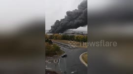 Newsflare Edit - Incendie à #Lubrizol de #Rouen. @BFMTV @f3htenormandie @LCI @France3tv @Prefet76 #Incendie #IncendieRouen https://t.co/POOJmKhHqk