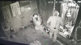 Bumbling thief prays at shrine before stealing temple jewels in north India